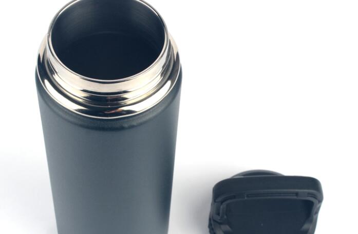 不鏽鋼保溫杯的使(shǐ)用方法 不鏽鋼保溫杯的使用方法(fǎ)