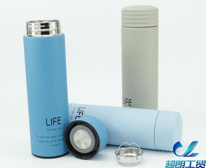 「保溫杯泡枸杞」你和更年期隻差一個泡枸杞保溫杯的距離