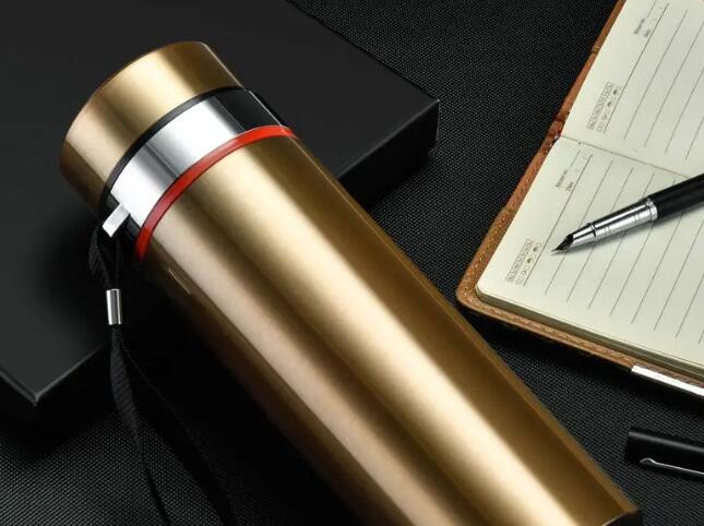 不鏽鋼（gāng）杯保溫原理:雙層無尾抽真（zhēn）空及內膽鍍銅鍍銀