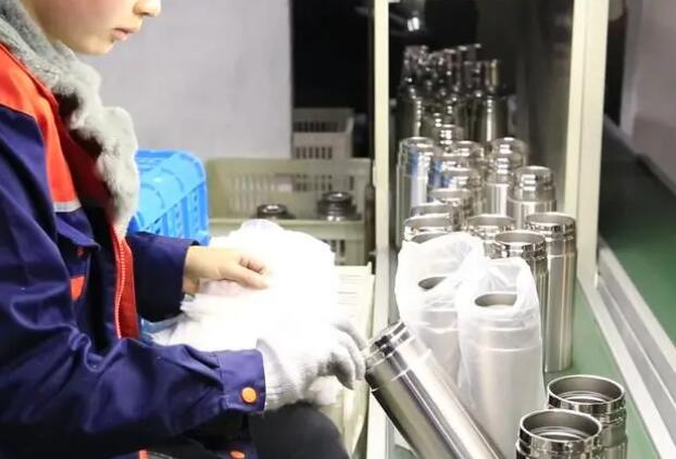 保溫杯（bēi）廠家哪家好，好的不鏽鋼保溫杯工廠（chǎng）