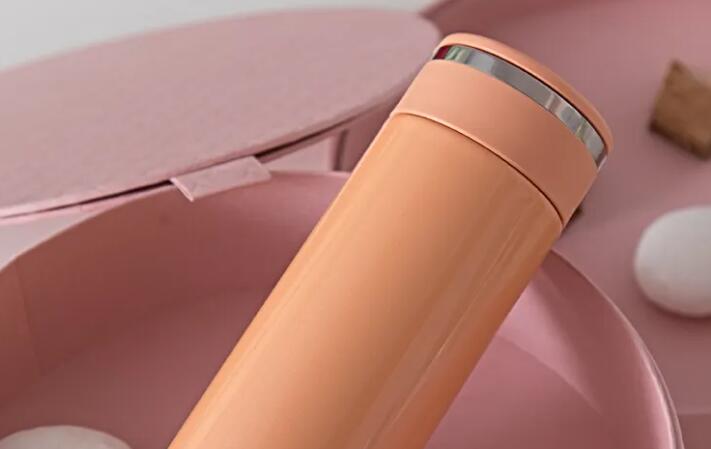 不鏽鋼（gāng）保溫杯與玻璃保溫杯（bēi）的特點