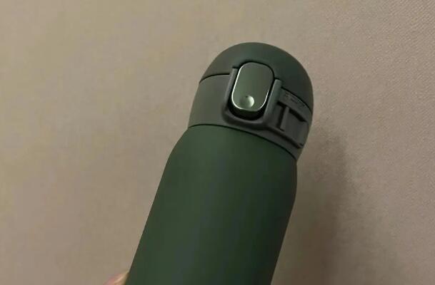 不鏽鋼真空保溫(wēn)杯多少錢?保溫杯材質決定(dìng)其價格 不鏽鋼真空保溫杯多少錢(qián)?保溫杯材質決定其價格