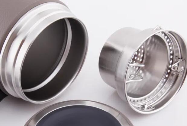 寒冬已到批發保溫（wēn）杯生意火爆，保溫杯生產廠家業務繁忙