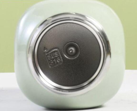 匠心之（zhī）選：316醫（yī）用級方形不鏽鋼保溫杯