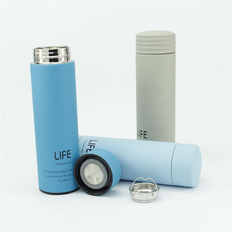 你和更年期隻（zhī）差一個保溫杯泡枸（gǒu）杞的距離