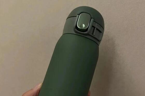 保溫（wēn）杯應該加多少水合適呢