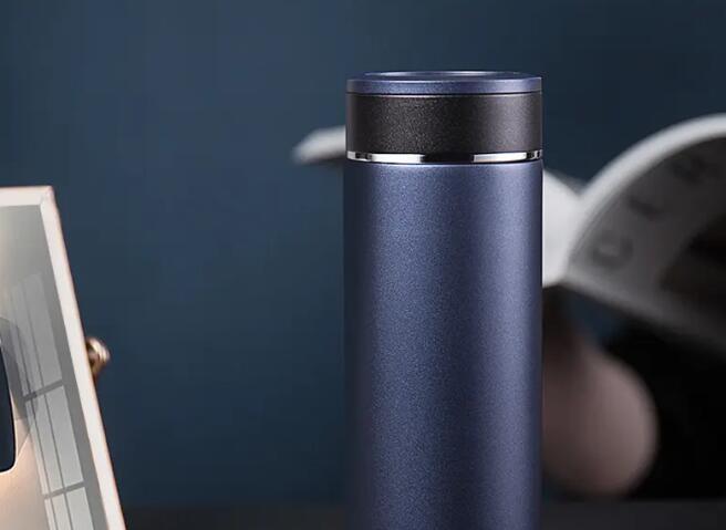 保溫杯生產廠家金九銀十保溫杯生產廠（chǎng）家忙成狗