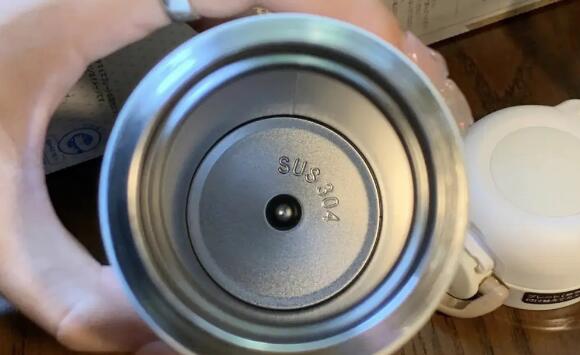 304不鏽鋼保溫杯（bēi）：sus304保溫杯好嗎