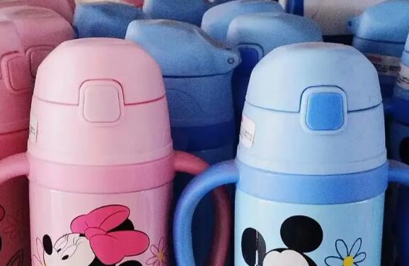 兒童吸管清洗:如何利用工具(jù)清洗兒童吸管杯