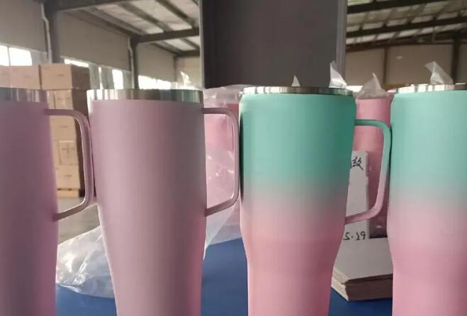 奧（ào）氏體304不鏽鋼保溫杯的優（yōu）點及使用（yòng）注意事項