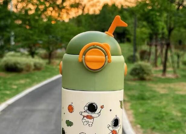 如何購買保溫杯,保溫杯怎麽健康使(shǐ)用